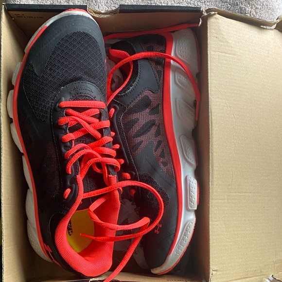 Under Armour Black and Red Women's Sneakers - Picture 1 of 2